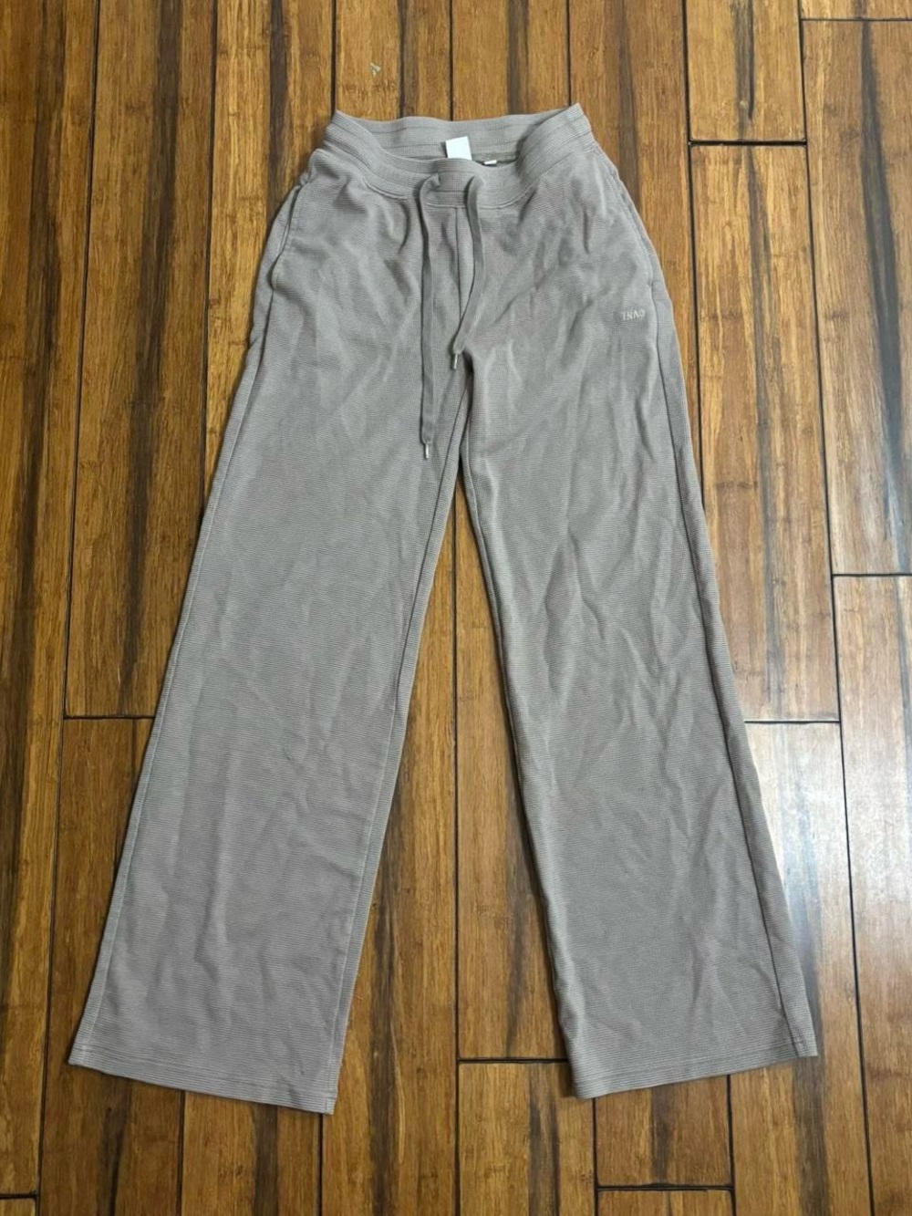 grey sweatpants - TNA